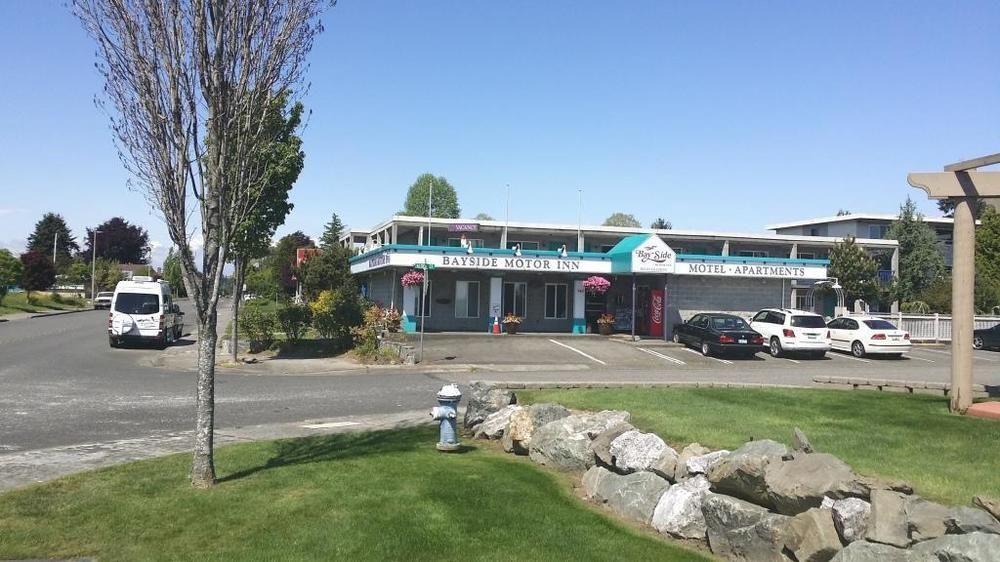 בליין Bayside Motor Inn מראה חיצוני תמונה